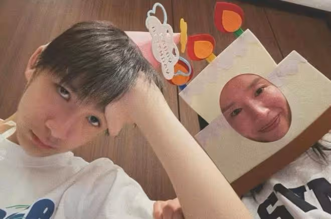 董潔與兒子開心出遊,15歲頂頂身高超一米八,母子同款高顏值搶鏡
