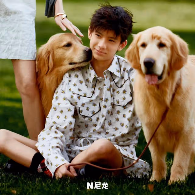 董潔與兒子開心出遊,15歲頂頂身高超一米八,母子同款高顏值搶鏡