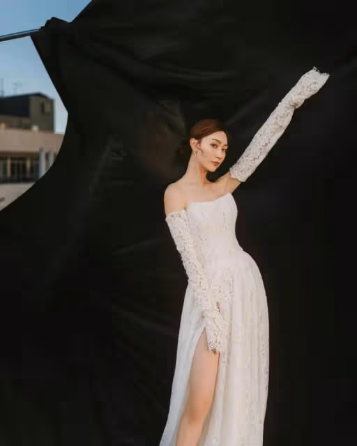 好事近？TVB女星身材驕人，大曬露肩婚紗，一雙修長美腿令人驚嘆
