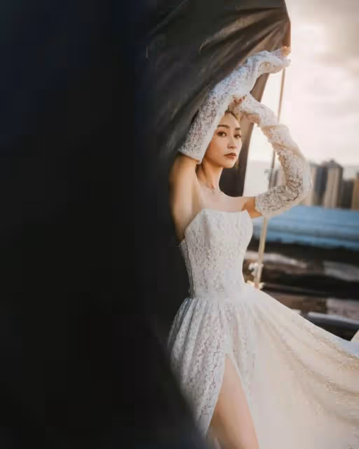 好事近？TVB女星身材驕人，大曬露肩婚紗，一雙修長美腿令人驚嘆