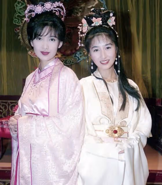 56歲玉女周慧敏稱要優雅老去!罕見夸老公倪震:真是有智慧