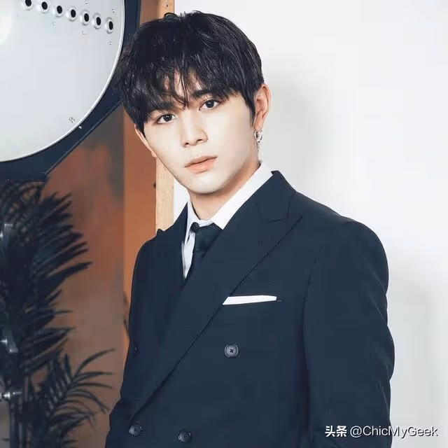 日本97萬票選國寶級帥哥,他出道20年每年上榜!