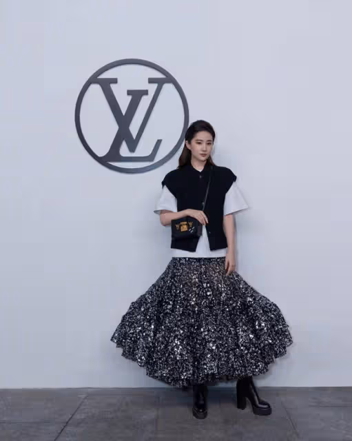 劉亦菲前後10年對比照，真女神再次實錘！風格雖大變，容顏卻未改