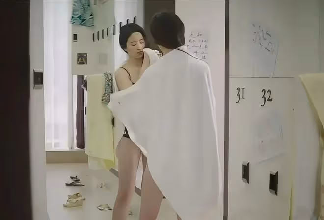 看了劉亦菲泳裝照，再不想減肥！豐腴身姿+仙女臉娛樂圈內獨一份
