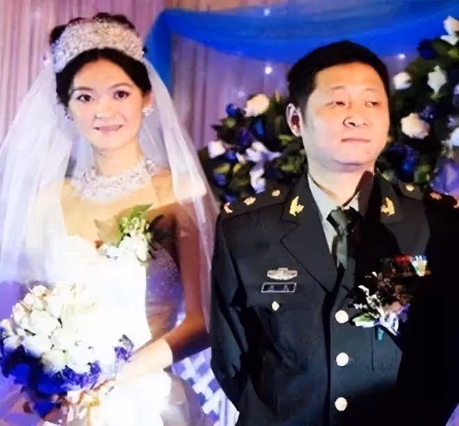 「三德子」趙亮，從太監到雞司令，娶1.8米名模，如今身價上億