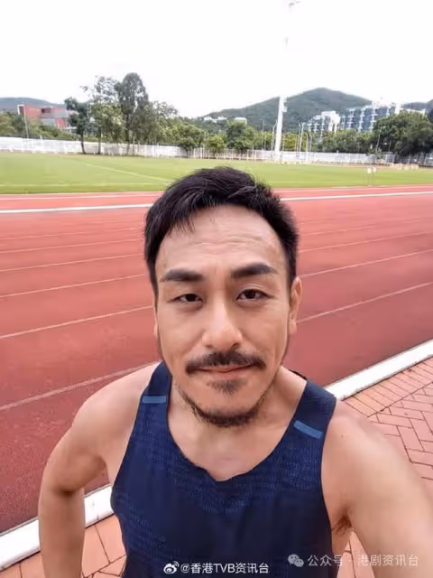 蕭徽勇揸的士獲乘客讚好 分享窩心故事 戲裡戲外做司機