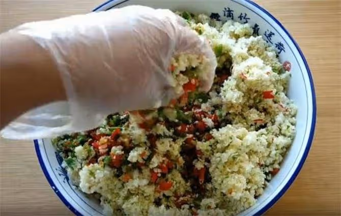 2斤辣椒,一斤黃豆,教你一個最獨特做法,開胃下飯,放一年不壞