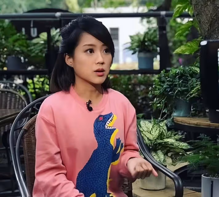 TVB前女星突然宣布離婚，拿到清華碩士學位，轉行做公務員月薪5萬