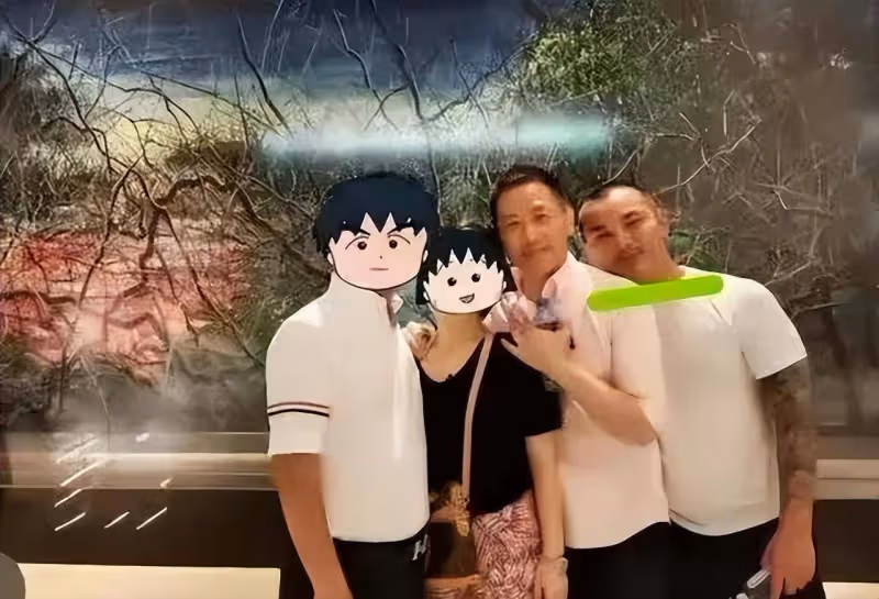 唐鶴德被曝有新歡還代孕,與新男友和兒子住在張國榮家裡