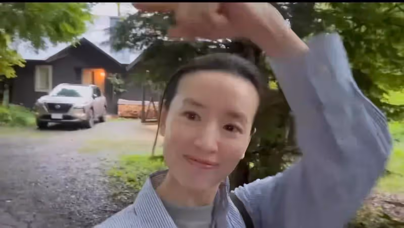 董潔和頂頂日本度假,頂頂顏值優越似張凌赫,竟說董潔本來就不美