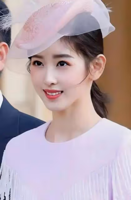 京東老闆娘章澤天扎麻花辮看歐洲杯！奶茶妹妹美爆了