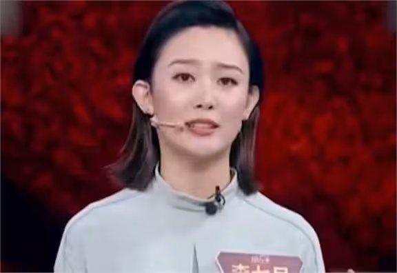 董卿接班人李七月,已然邁向另一條道路