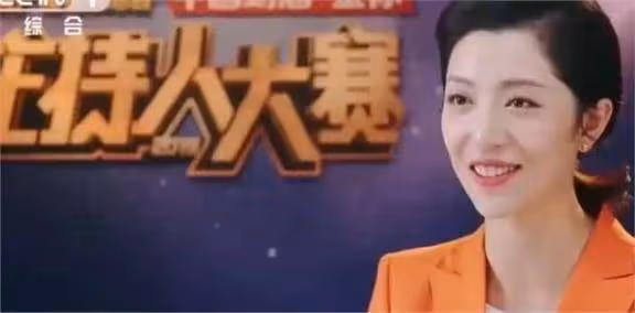 董卿接班人李七月,已然邁向另一條道路