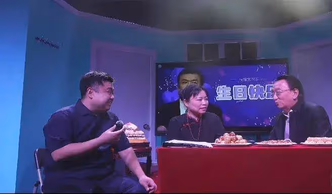 楊議直播哭了!侯耀華不該清理門戶,郭德綱不容易,賈侖是好孩子