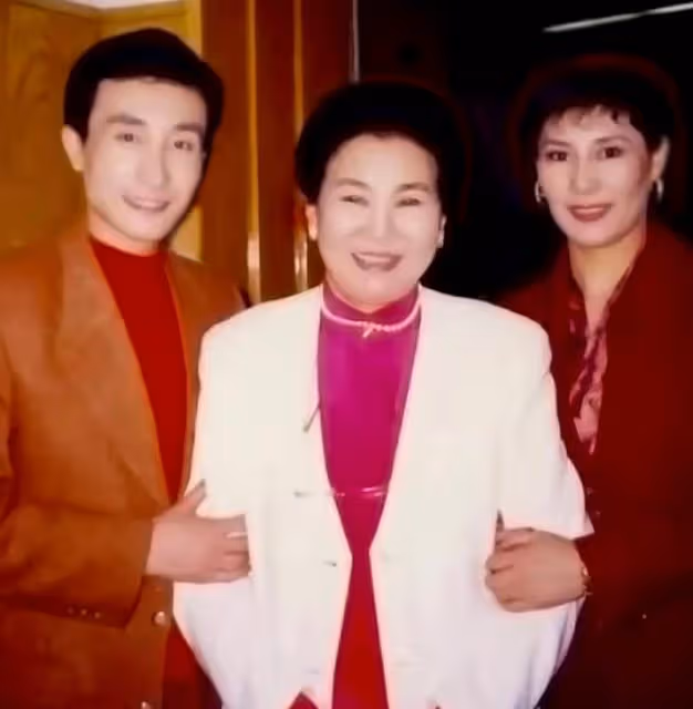 趙麗蓉老師逝世24周年,昔日搭檔鞏漢林發文懷念,令人淚目