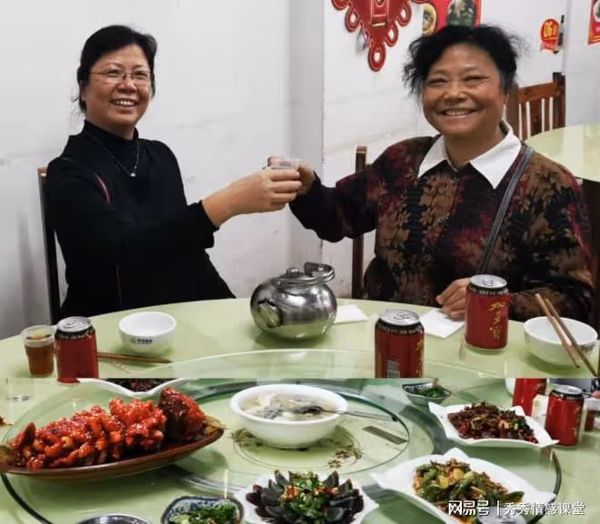 同學聚會,我工資7000被大家嘲諷,結束時兒子接我,他們都傻眼了