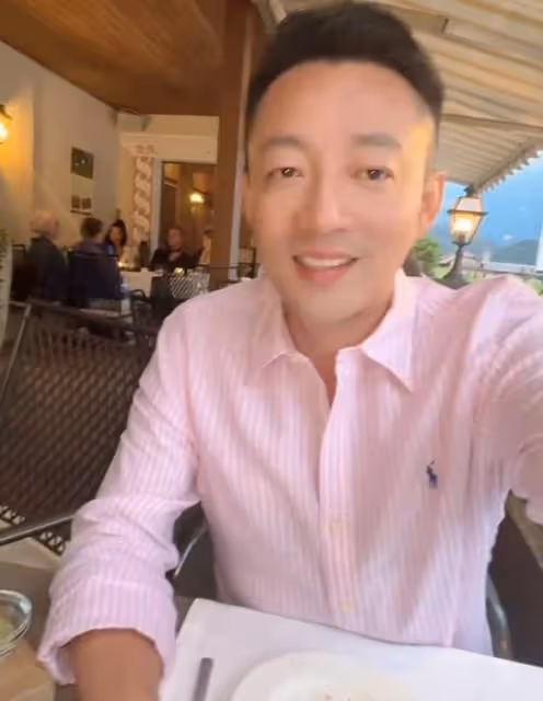 汪小菲在瑞士開跑車帶小梅兜風,夫妻互喂食物秀恩愛