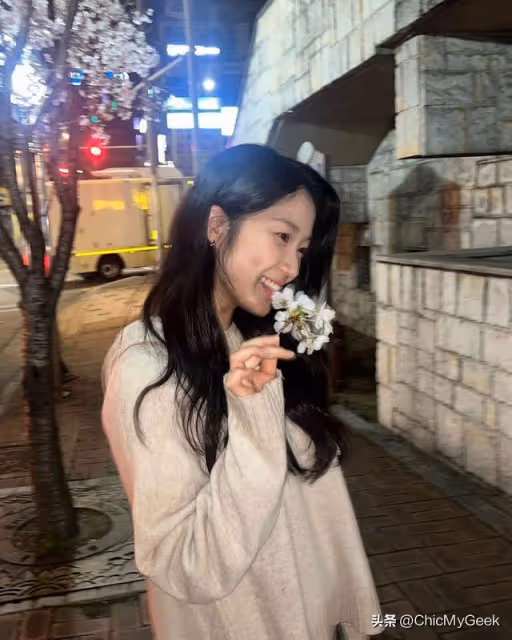 《背著善宰跑》率善CP得大獎,男主爆紅,女主卻仍十八線!