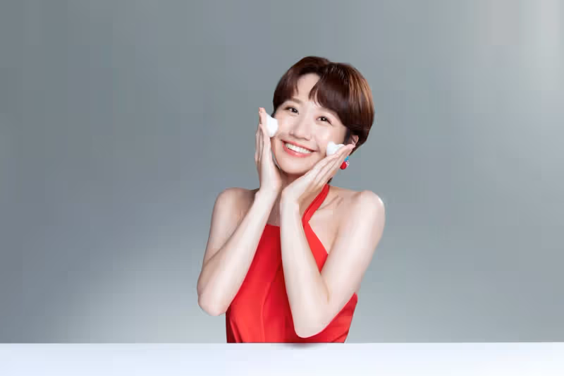 夏日潔顏品推薦！Lulu愛用薇佳　嬌蘭有奢華金球、Fancl雲朵泡泡好療癒