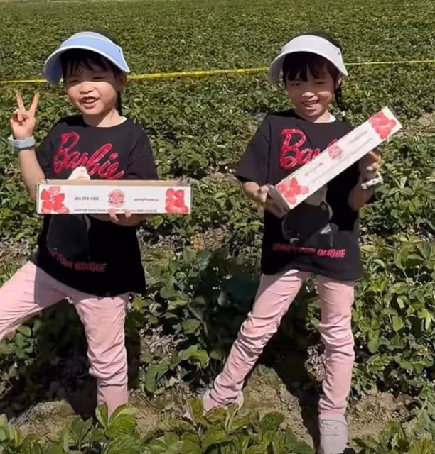 熊黛林曬雙胞胎女兒近照,姐妹倆露齒笑一模一樣,越長越像爸爸