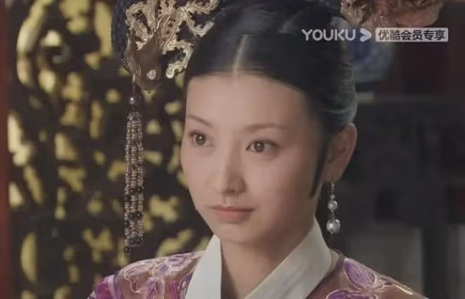 盤點最能駕馭旗頭裝的10位女星，你最喜歡誰？