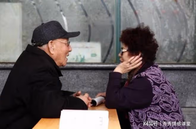 女子給單身母親當媒婆,把公公介紹給親媽,網友:肥水不流外人田