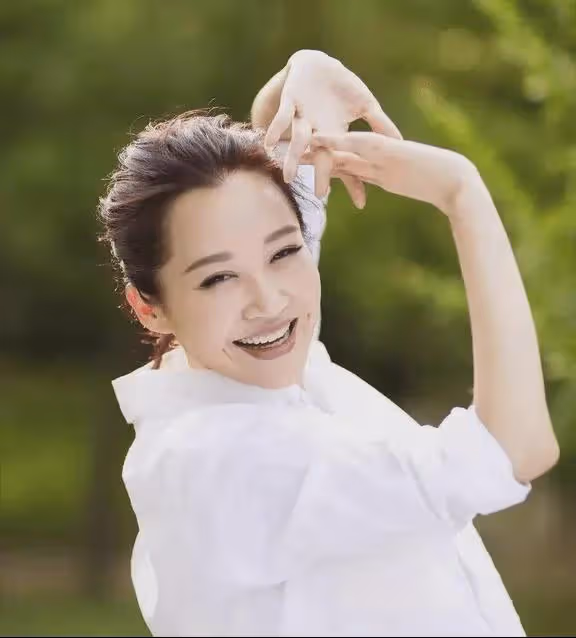 迷倒馮小剛,愛過王志文,55歲的許晴至今無人敢娶?