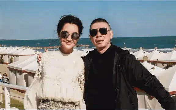 迷倒馮小剛,愛過王志文,55歲的許晴至今無人敢娶?