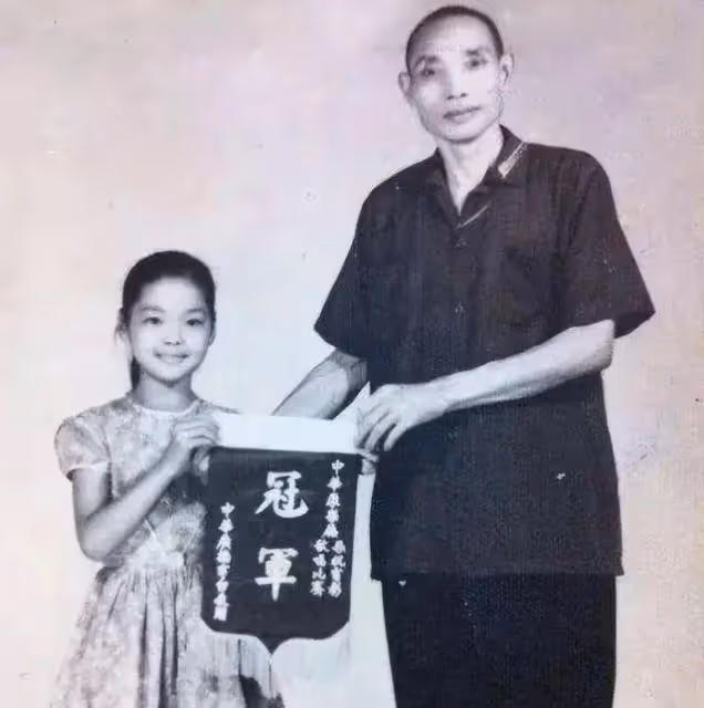 鄧麗君:一生愛過5個男人,但都沒參加她的葬禮,而成龍是她的痛