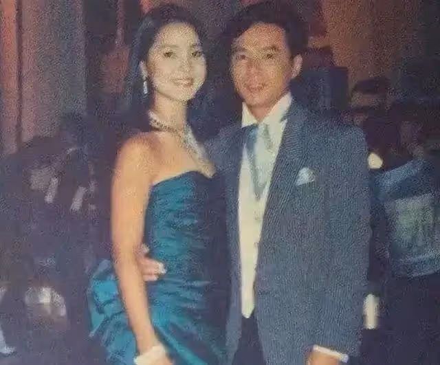 鄧麗君:一生愛過5個男人,但都沒參加她的葬禮,而成龍是她的痛