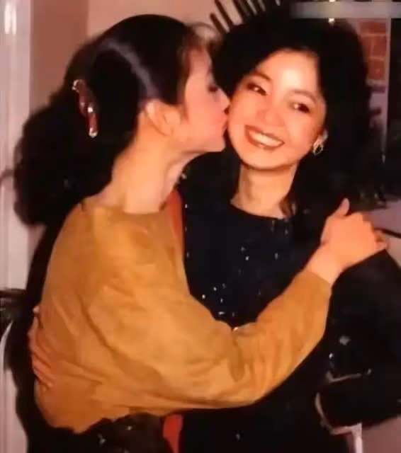 鄧麗君:一生愛過5個男人,但都沒參加她的葬禮,而成龍是她的痛
