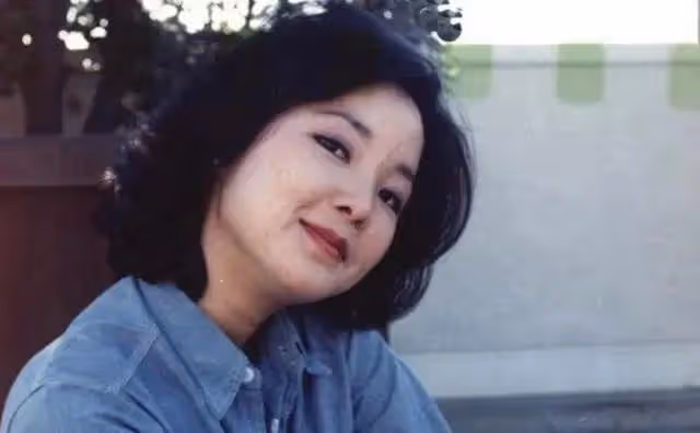 鄧麗君:一生愛過5個男人,但都沒參加她的葬禮,而成龍是她的痛