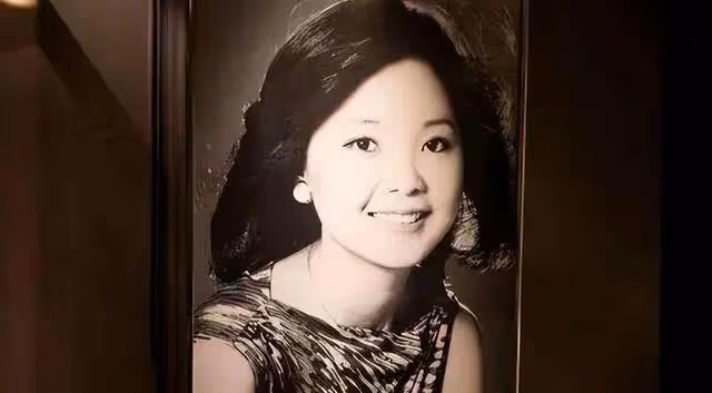 鄧麗君:一生愛過5個男人,但都沒參加她的葬禮,而成龍是她的痛