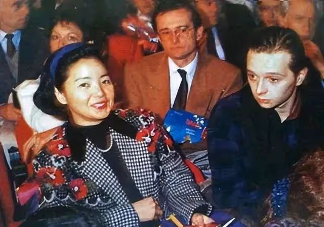 鄧麗君:一生愛過5個男人,但都沒參加她的葬禮,而成龍是她的痛