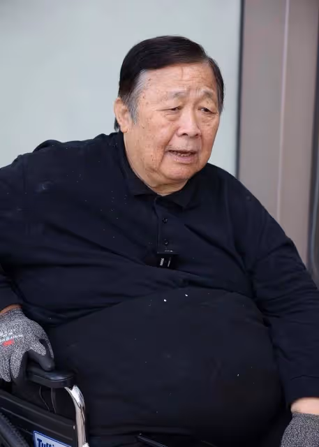 76歲港星秦煌獨居無依,窮到100塊都拿不出,曾拿400多萬幫女兒還債,卻慘遭拋棄