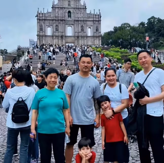 唐鶴德迴避新歡事件,緊急關閉評論,張國榮經紀人陳淑芬發聲