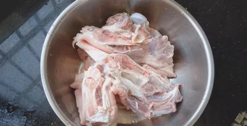 豬腳撲鼻香的懶人做法，軟爛脫骨口感好，一出鍋，大人小孩搶著吃