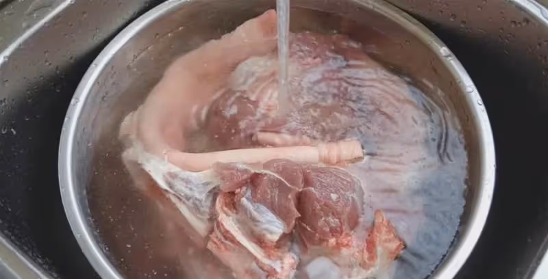 豬腳撲鼻香的懶人做法,軟爛脫骨口感好,一出鍋,大人小孩搶著吃