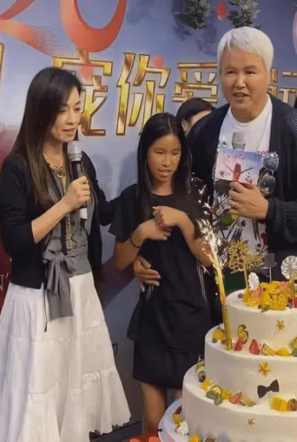 張庭夫婦傳銷風波後,女兒強勢出鏡:以前像猴子,現在咋這麼美?