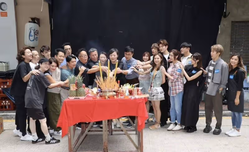為新劇增肥20磅!TVB前小生黃浩然現身開機儀式,肚腩凸出引關注