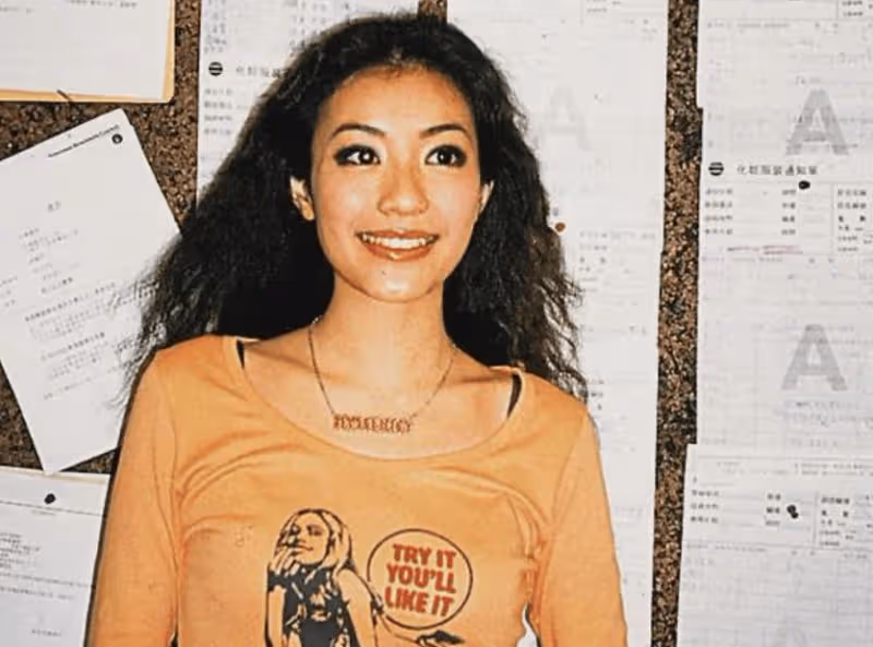 TVB前知名藝人打入內地時尚圈,曾被傳拒絕謝霆鋒的追求,如今生四個女兒成人生贏家