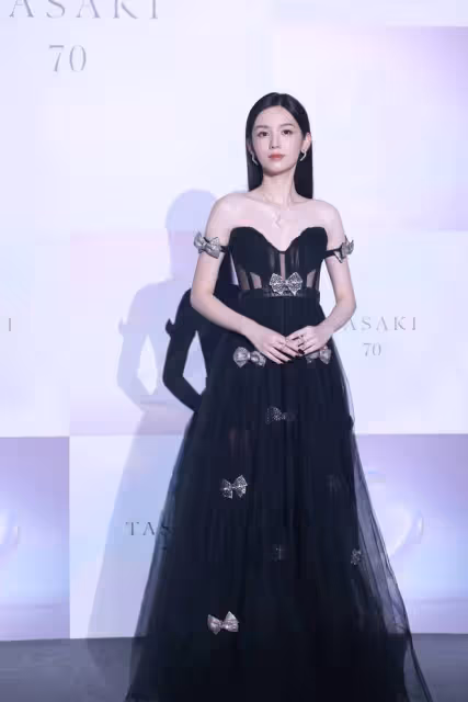 任嘉倫陳冠希贊多比帥,周也奚夢瑤優雅貴氣