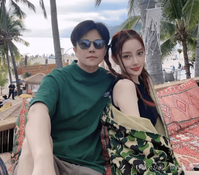 41歲李小璐三亞度假照流出,她又跟小鮮肉好上了?這回賈乃亮徹底沒戲了