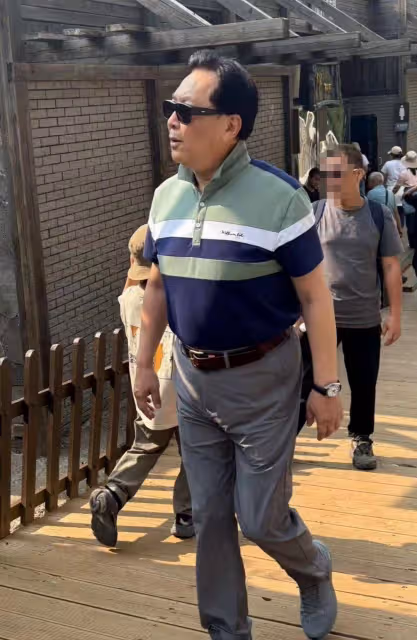 長白山偶遇唐國強張光北等老明星,出門都十分低調,沒有前呼後擁