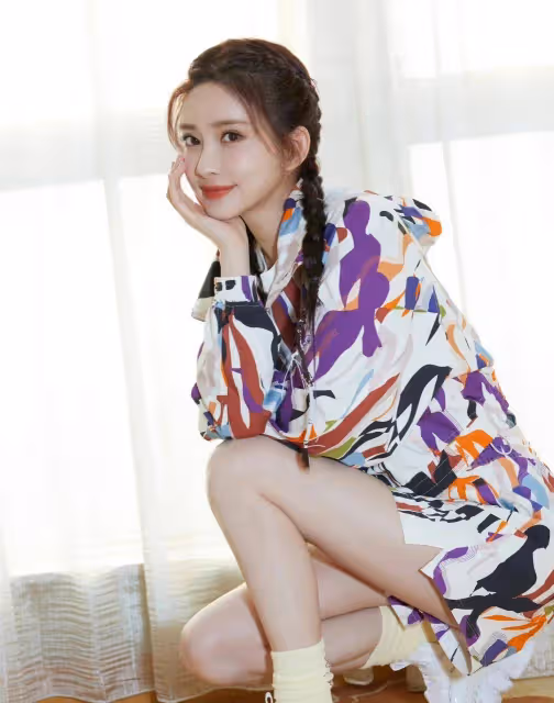 孟子義腿部「滑溜」?她膚白貌美魔鬼身材太性感撩人