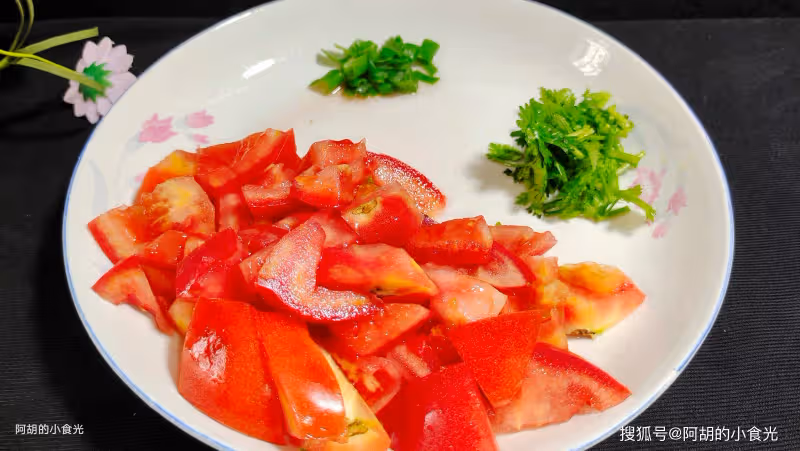 絲瓜、苦瓜靠邊站,三伏天這菜使勁吃!經常煮一碗湯,激活好食慾、不怕油膩