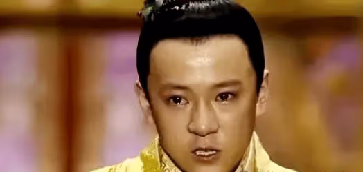 她將弟弟帶入娛樂圈,但如今自己無人問津,弟弟卻是紅透半邊天