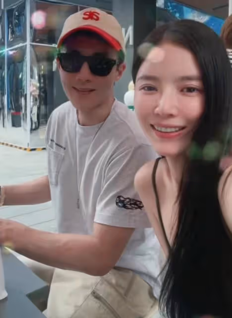 杜淳36歲嬌妻自信曬全素顏，臉上斑點明顯，但皮膚緊緻看不到皺紋