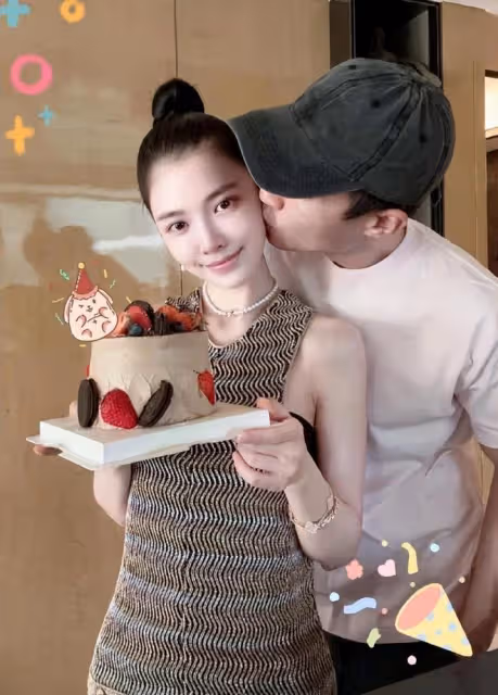 杜淳36歲嬌妻自信曬全素顏，臉上斑點明顯，但皮膚緊緻看不到皺紋