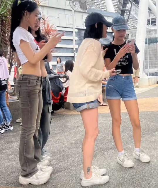 小S女兒這是穿的啥?走在街上不尷尬嗎?